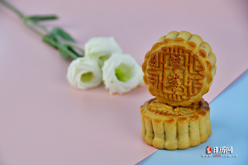 中秋节草莓月饼