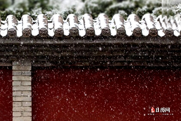 红墙，雪.jpg