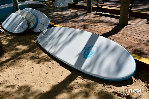 海边户外运动桨叶式冲浪板夏天沙滩-