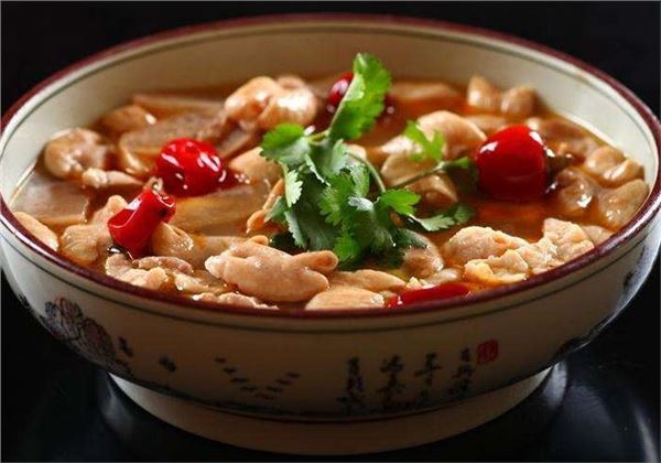 用热气尚存的上等新鲜猪肉,精心烹饪而成的美食就称为"刨汤