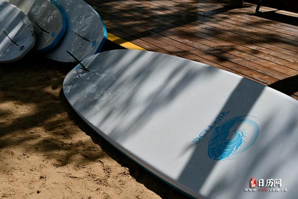 海边户外运动桨叶式冲浪板夏天沙滩-