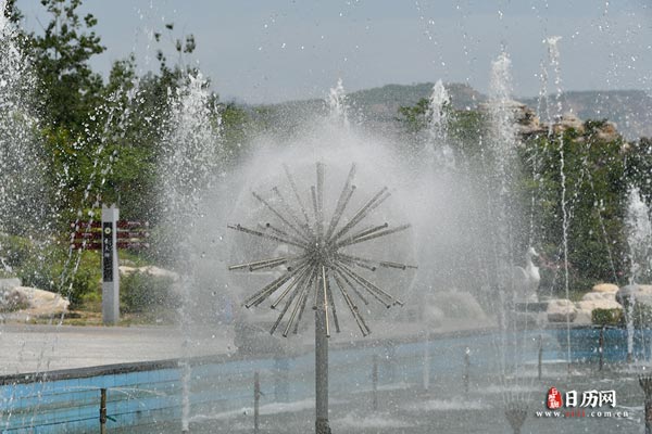 夏天喷泉-