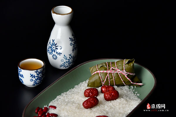 一年一度中国传统端午节的粽子食材原料-