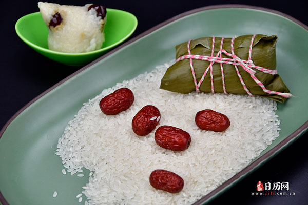 一年一度中国传统端午节的粽子食材原料红枣-