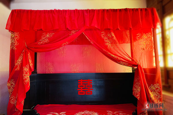 喜庆古典传统婚床