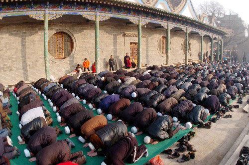 教三大节日之一,是纪念伊斯兰教创始人穆罕默德诞辰和逝世的纪念日