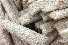 小年吃饴糖还是饺子，小年为什么吃饴糖和饺子